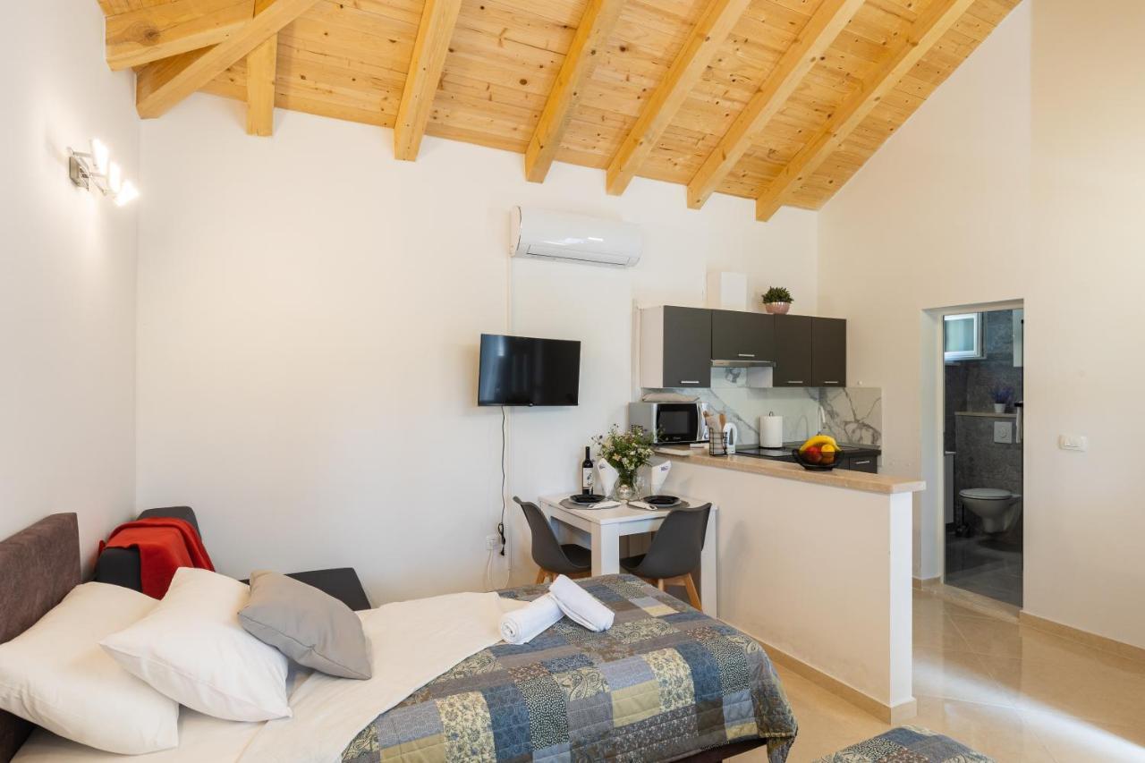 Apartments Roza 米利尼 外观 照片