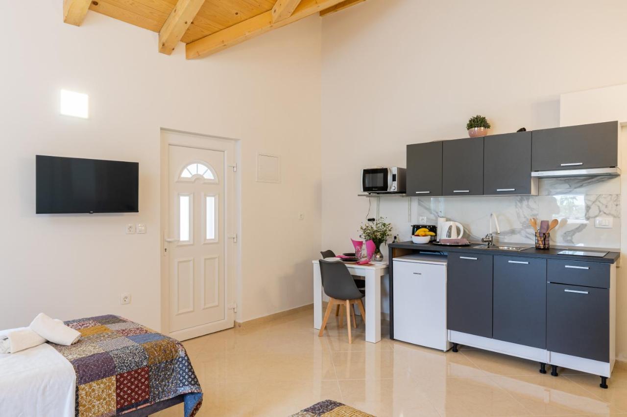Apartments Roza 米利尼 外观 照片